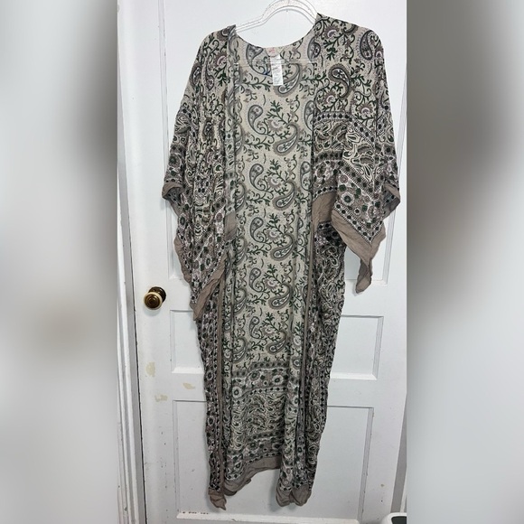 FREE PEOPLE Eternal Flame Paisley BOHO
Maxi Kimono One Size SOLD OUT LIKE NEW - Picture 3 of 5